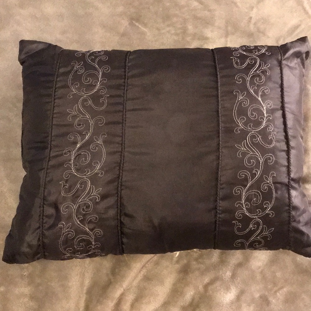 Decorative pillow